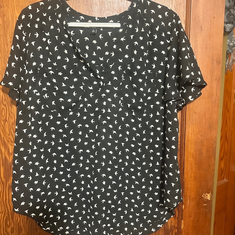 Torrid Black and White Bird Pattern Blouse